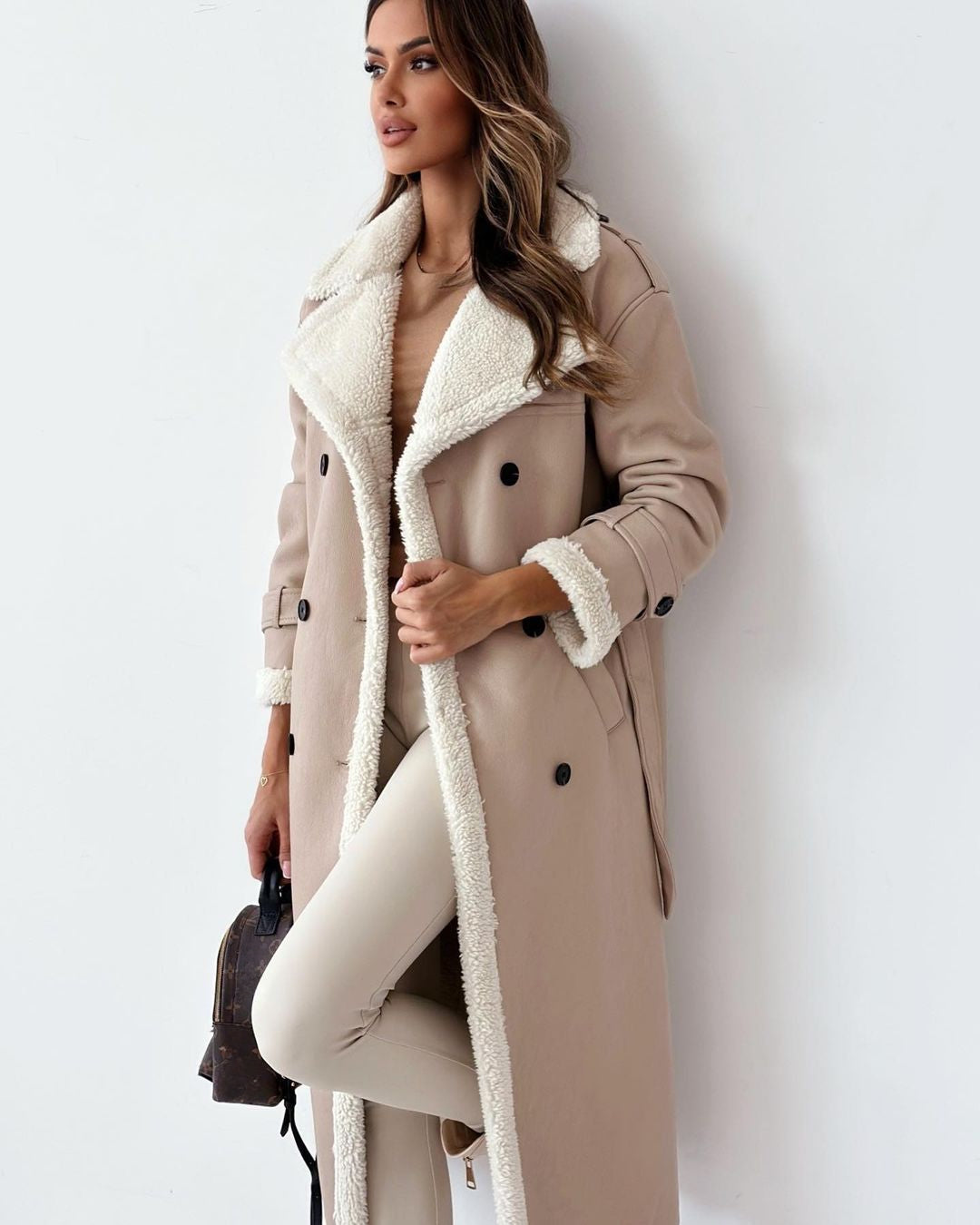 AVELOR Monroe Teddy Coat