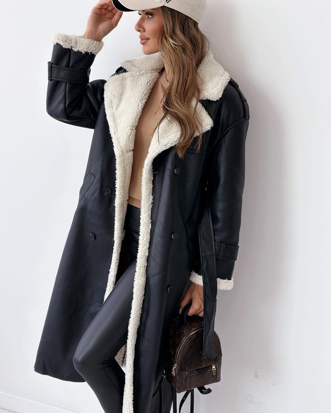 AVELOR Monroe Teddy Coat