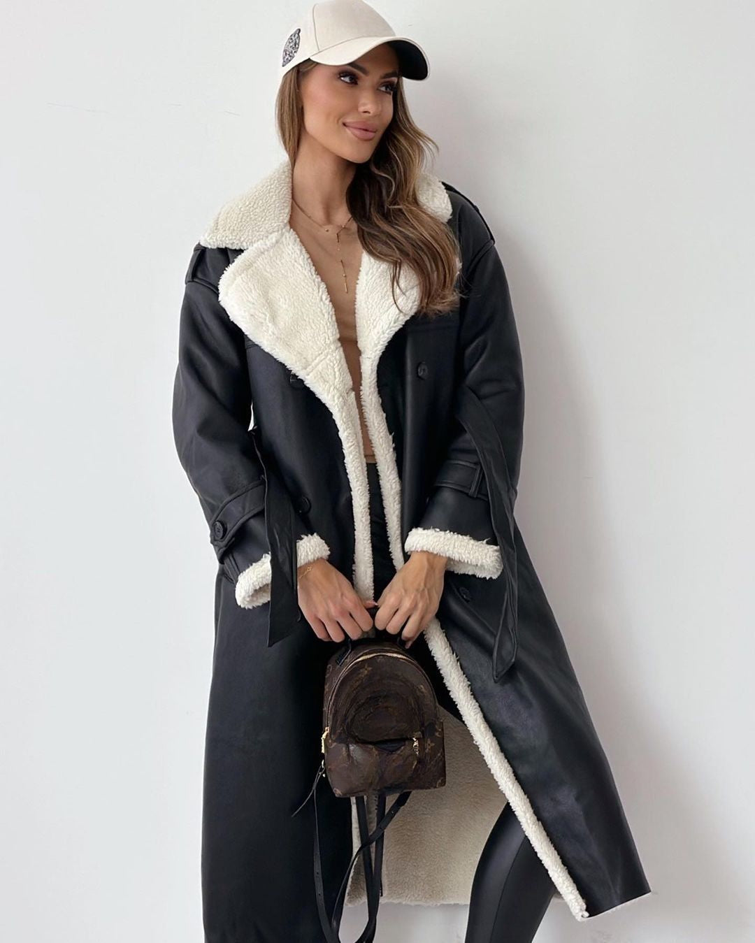 AVELOR Monroe Teddy Coat