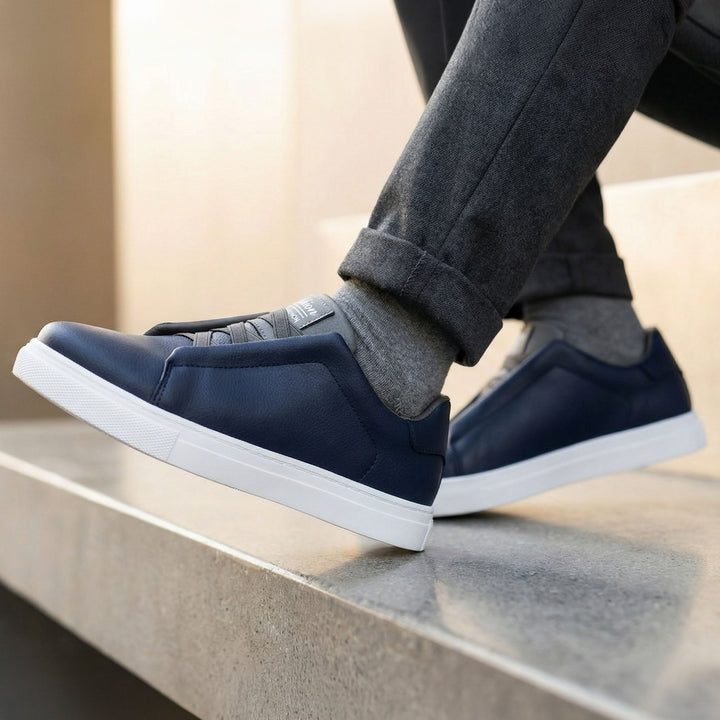 Enzo Minimalistischer Sneaker in Lederoptik